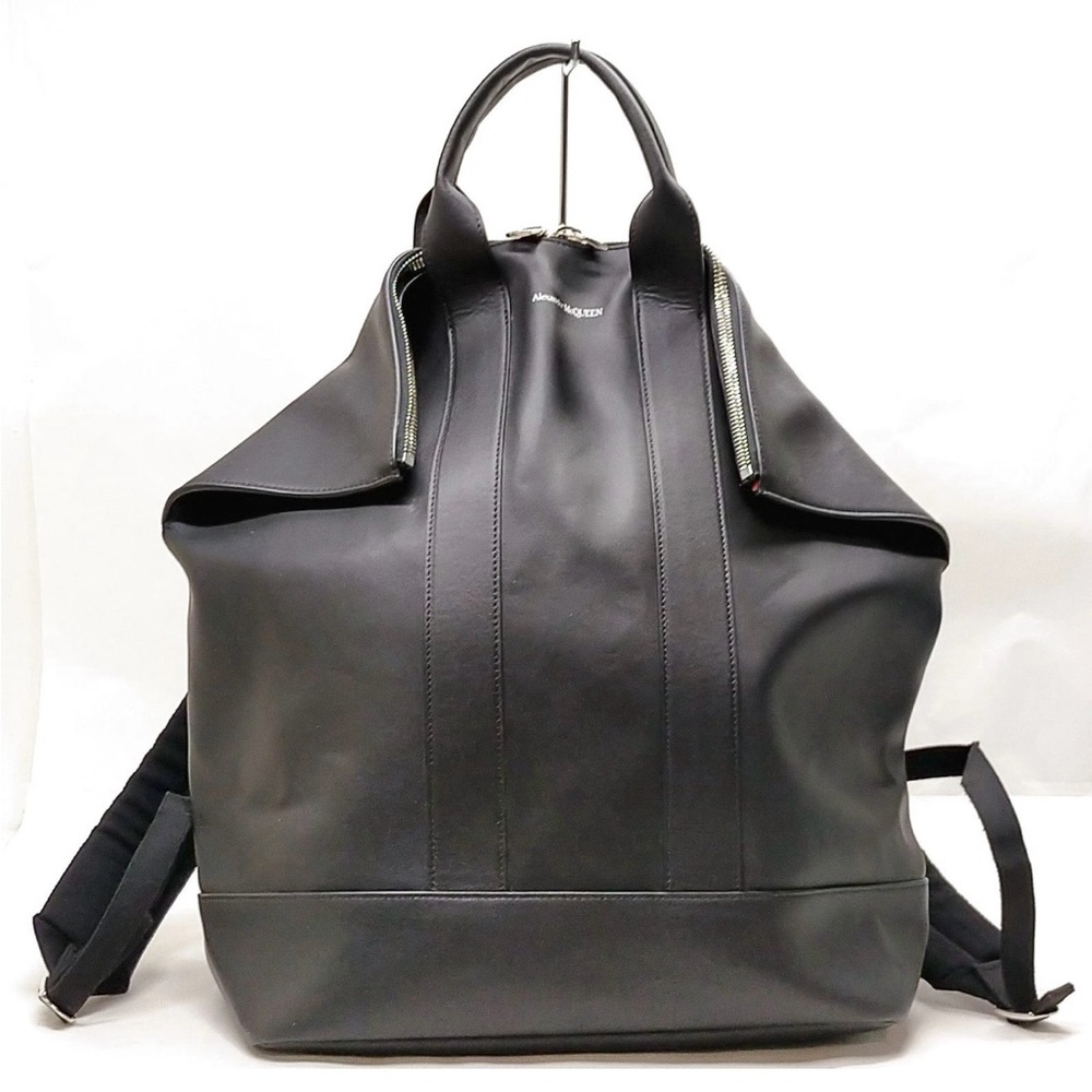 Alexander McQueen Manta Black Leather Women's Backpack